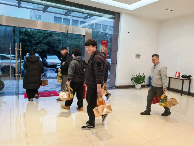 把年味带回家|熠盛数码暖心年货已送达,米油满仓,岁岁安康!_2.jpg 把年味带回家|熠盛数码暖心年货已送达,米油满仓,岁岁安康!_2.jpg